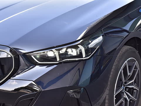 2026�� �Ŀ� eDrive 40L M�˶���װ