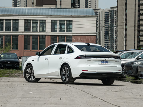 2026�� EM-i 235km ̽��+��
