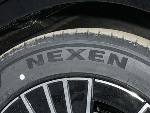 2026�� E 260 L �����