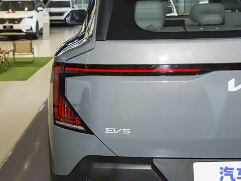 2025�� 720 Light