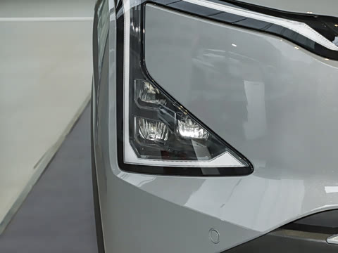 2025�� 720 Light