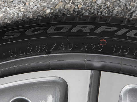 2026�� 3.0 L6 400PS AB�����