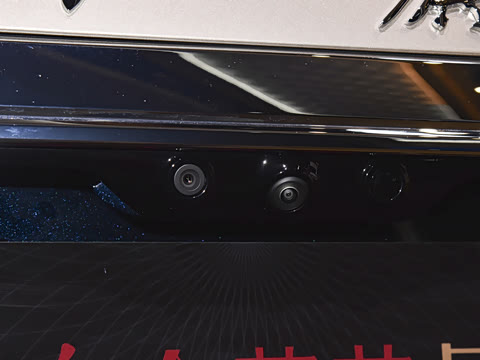 2026�� 4.0T V8��