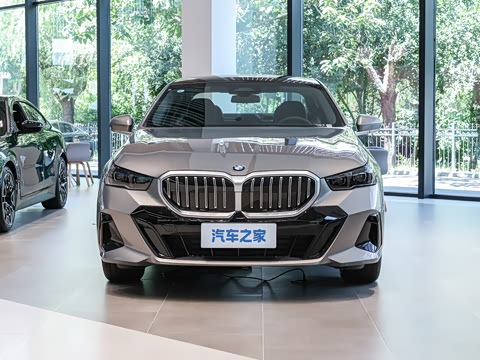 2026�� �Ŀ� 530Li ������ M�˶���װ