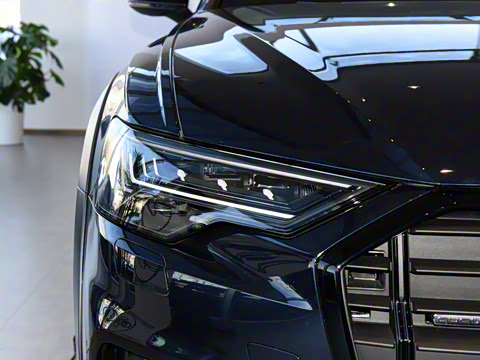 2025�� allroad quattro 55 TFSI ��̽�ռ�