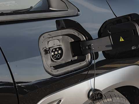 2025�� Plus 610 ������