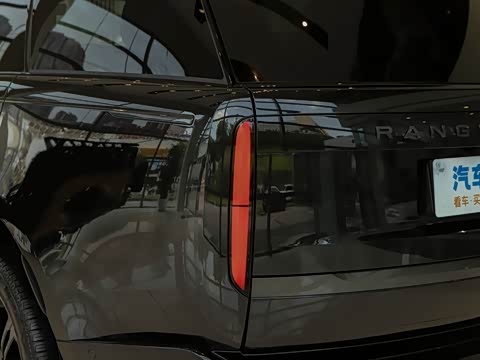 2026�� 3.0 L6 360PS SE�����