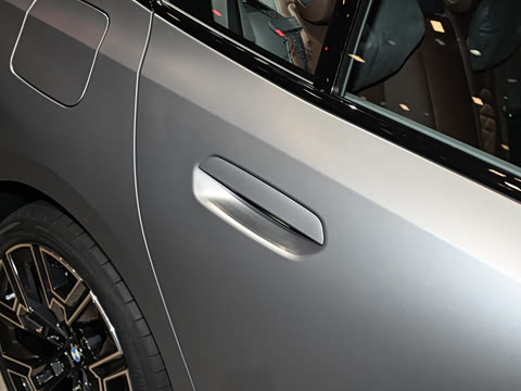 2026�� �Ŀ� xDrive 50L M�˶���װ