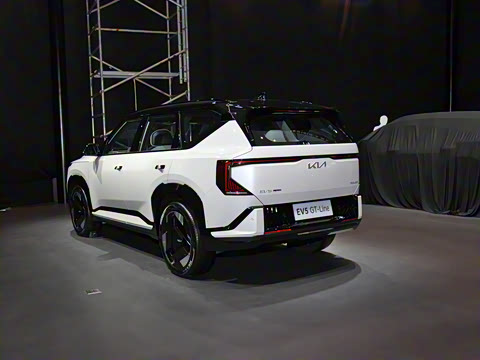 2025�� 580 Wave AWD GT-Line