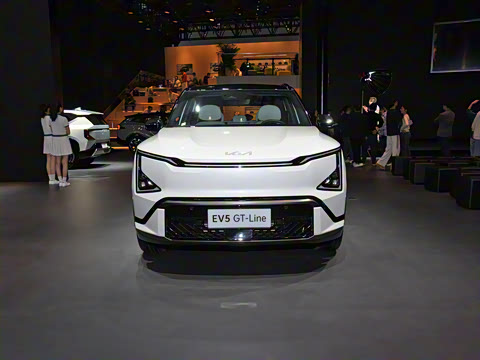 2025�� 580 Wave AWD GT-Line