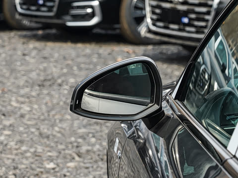 2026�� 200���������� 40 TFSI ����������