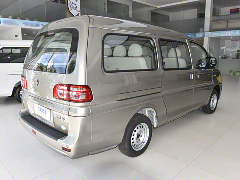 2025�� M5 1.6L ��׼��5��CNG