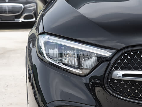 2026�� �Ŀ� GLC 260 L 4MATIC ������