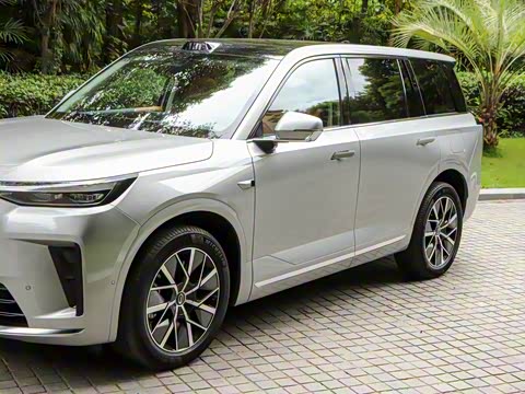 2025�� Ǭ�� UItra 6��