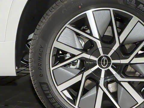 2025�� Ǭ�� UItra 6��