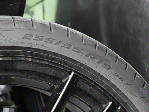 2025�� 225i M�˶���ҹ��װ