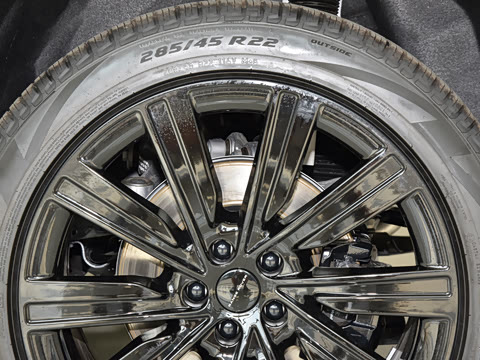 2026�� 3.0 L6 400PS �ڿ���