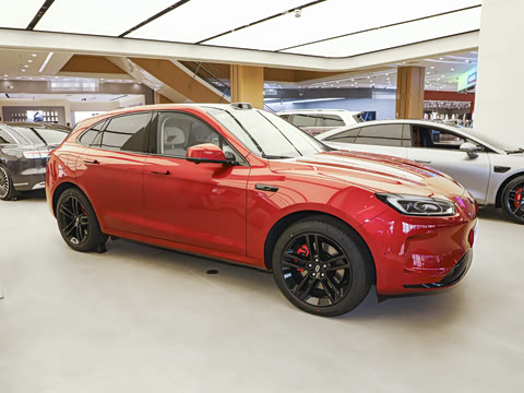 2025�� ����   Ultra ������