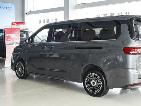 2026�� ���̰� 230����� 7��