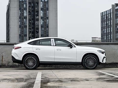 2026�� �Ŀ� GLC 300 4MATIC ����SUV