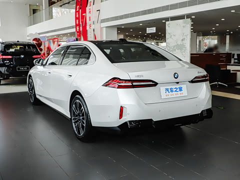 2026�� �Ŀ� 530Li ������ M�˶���װ
