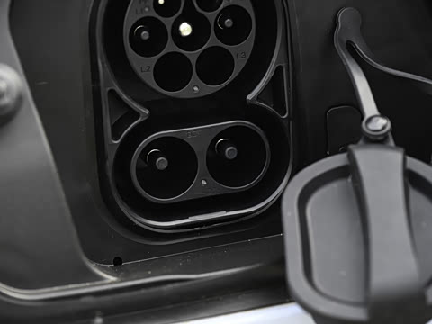 2026�� 705km MAX����������
