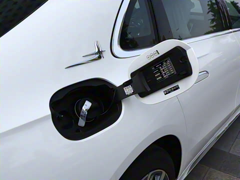 2025�� �Ŀ� E 300 L ʱ���˶���