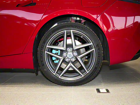 2025�� �Ŀ� 710 Max��