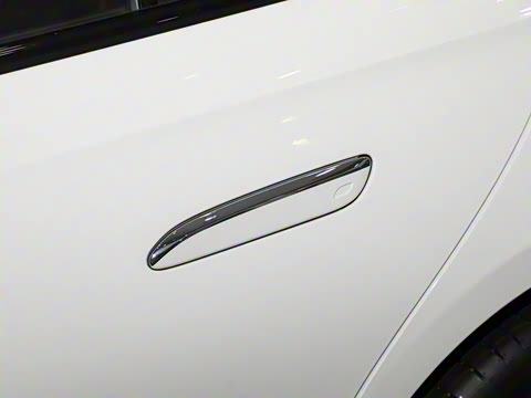 2025�� �Ŀ� E 260 �˶���