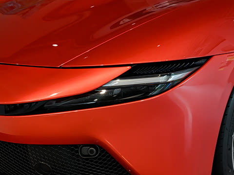 2026�� 3.9T V8 Spider