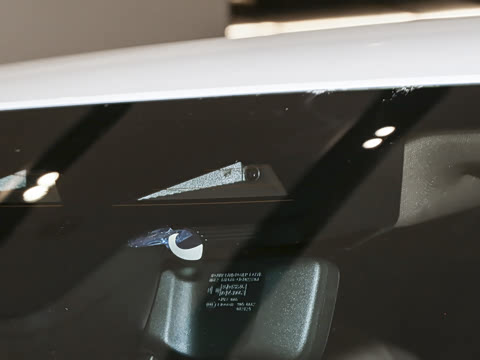 2026�� 3.0 L6 400PS SE�����