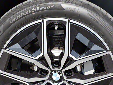 2026�� eDrive 40L M�˶���װ