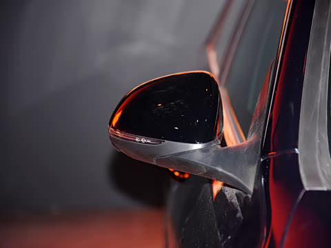 2026�� C 260 L �ҹ�˶���