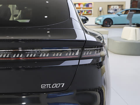 2025�� ���� 650MaxѲ����