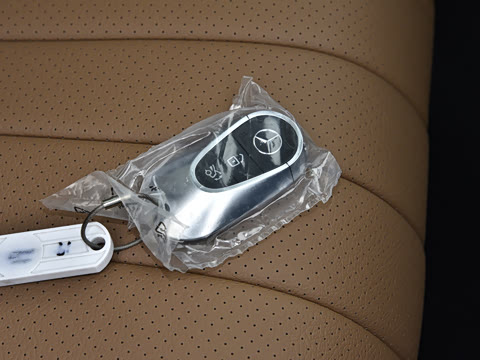 2026�� E 300 L ������