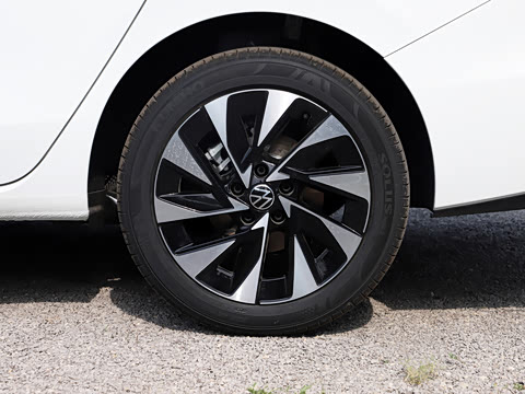 2026�� S 300TSI ������