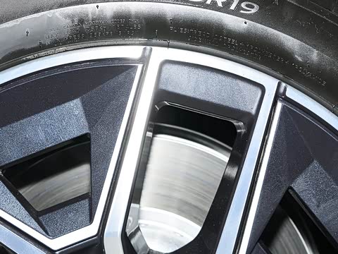 2026�� eDrive 40L M�˶���װ