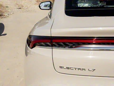 2025�� ������