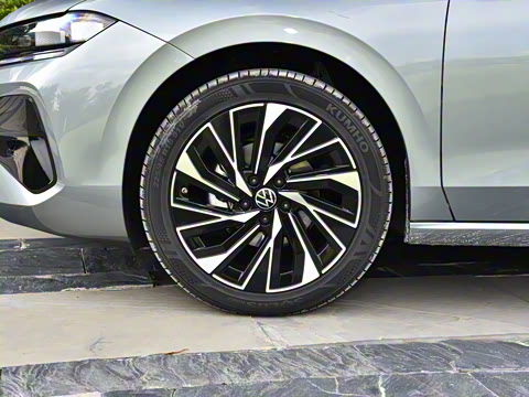 2026�� L 300TSI DSG ������