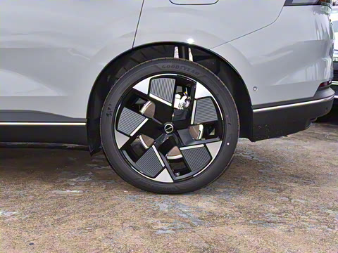 2026�� ������������Plus