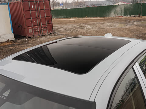 2026�� 330Li M�˶���ҹ��װ