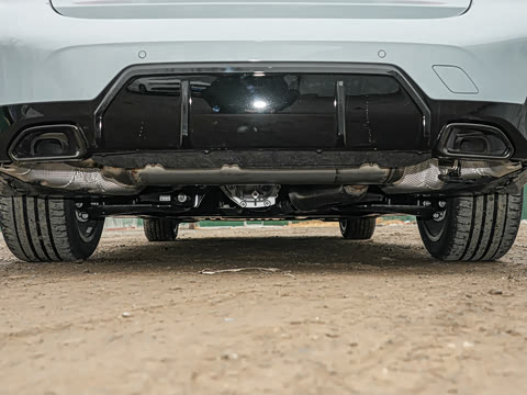 2026�� 330Li M�˶���ҹ��װ