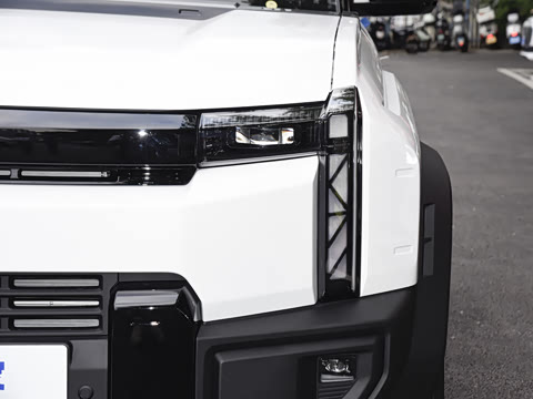 2025�� 215Զ�а�