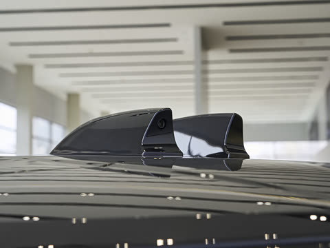 2026�� 3.0 L6 400PS SE�����