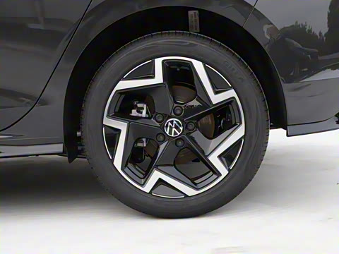 2025�� �Ŀ�� 300TSI R-Line