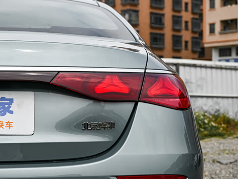 2026�� E 300 L ������