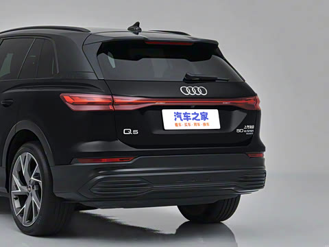 2023�� 50 e-tron quattro ��ҫ�� ������װ