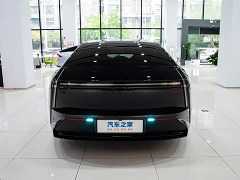 2025�� 820 Max