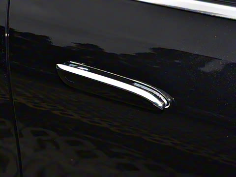 2026�� E 300 L �����˶���