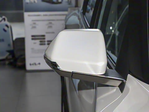 2025�� 720 Light